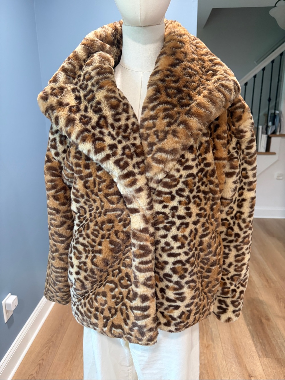 Anthropologie Leopard Print Faux Fur Jacket Coat Animal Print Size Small NWOT - Picture 3 of 15